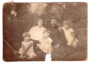 Фирсов Яков Константинович с семьей в ссылке